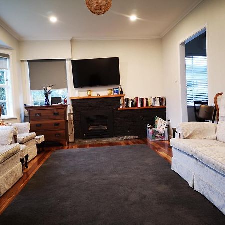 Cheerful 4 Bedroom Holiday Home โรโตรัว ภายนอก รูปภาพ