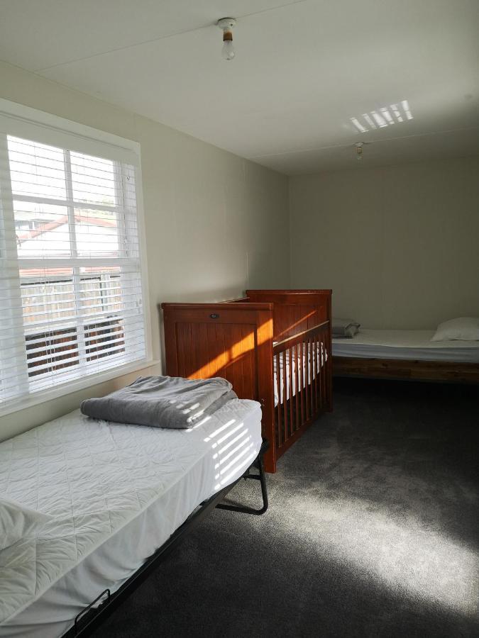 Cheerful 4 Bedroom Holiday Home โรโตรัว ภายนอก รูปภาพ