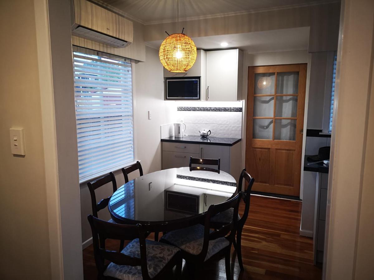 Cheerful 4 Bedroom Holiday Home โรโตรัว ภายนอก รูปภาพ
