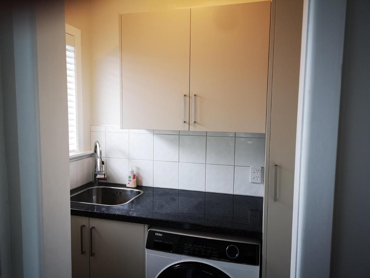 Cheerful 4 Bedroom Holiday Home โรโตรัว ภายนอก รูปภาพ